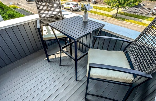 Albany House | "The Red House" 4 Bedroom/Sleeps 8 in the heart of Albany NY