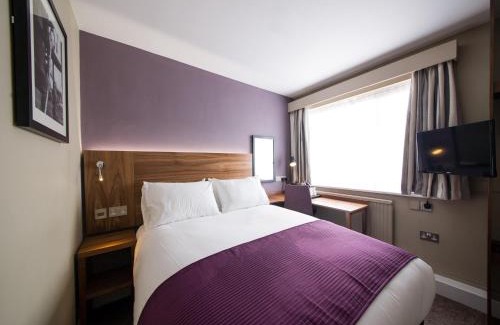 Cosham Hotel | The Red Lion by Innkeeper's Collection
