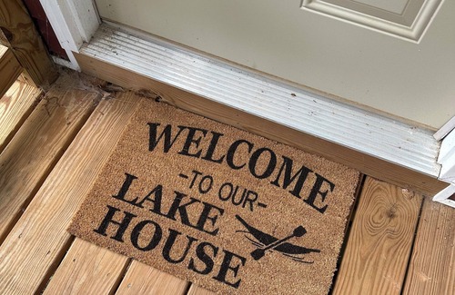 Southmont House | The Red Nest At High Rock Lake - Fire Pit, Front Porch Deck, Sunset & Lake Views