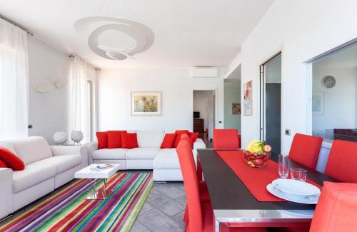 Sesto Calende Apartment | the RED penthouse - Leonardo MXP Lake Maggiore private park