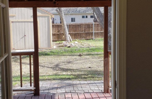Grapevine House | The Red Rambler in the Christmas Capital of Texas
