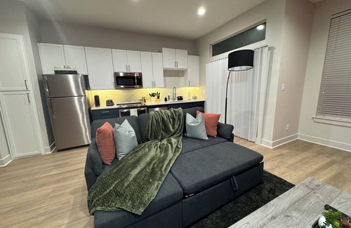 Deep Ellum Apartment | The Red Rose in Deep Ellum
