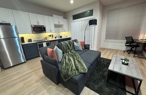 Deep Ellum Apartment | The Red Rose in Deep Ellum
