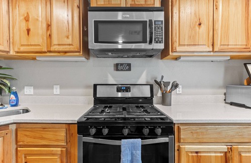 Tulsa House | The Redbud Retreat - 1920's Renovated Home!