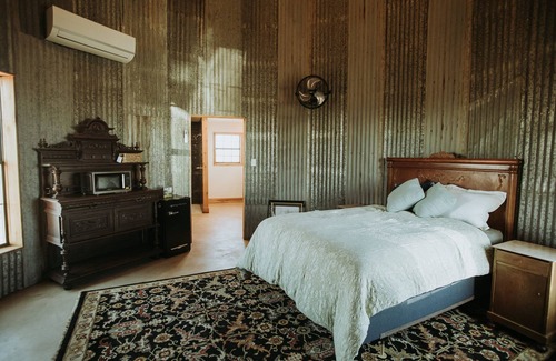 Lubbock Cottage | The Reeder Peter - Standard One Room Silo