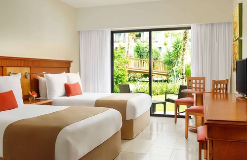 Luis Donaldo Colosio Resort | The Reef Coco Beach Resort & Spa- Optional All Inclusive