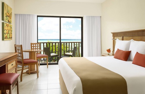 Luis Donaldo Colosio Resort | The Reef Coco Beach Resort & Spa- Optional All Inclusive