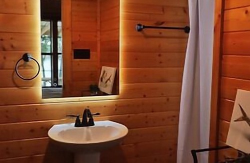 Albany Cabin | The Reel Deal on Hubbard Shores