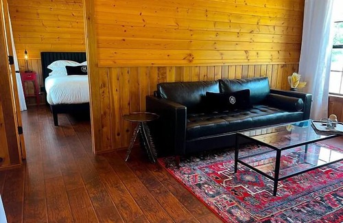 Albany Cabin | The Reel Deal on Hubbard Shores