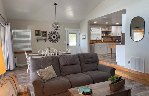 Fruitland Cottage | The Reeling Inn on the River