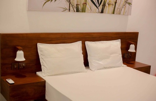 Bambalapitiya Hotel | The Regent Grand Hotel