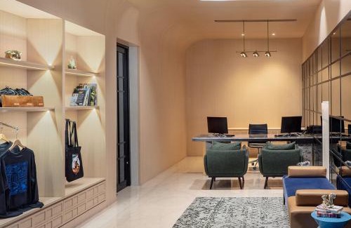 Kesawan Hotel | The Reiz Suites, ARTOTEL Curated