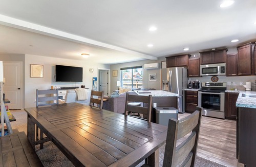 Olympia House | The Relax-INN' Heron