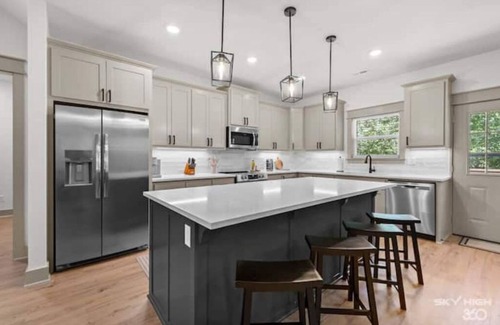 Bella Vista House | The Rendezvous, 3BR/3BA Retreat on the Trail in Bella Vista