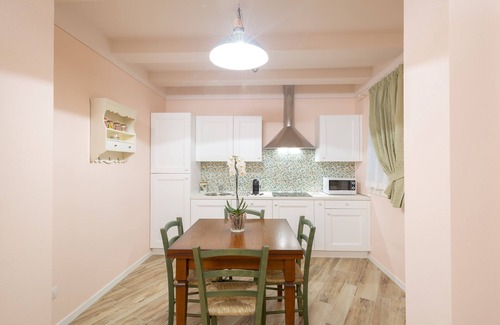 Lastra a Signa Apartment | The Residence of Pleasures Lost - Rosa