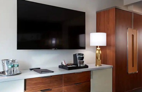 Central Park South Apartment | The Residences, a Hilton Club - Studio Premier - STX