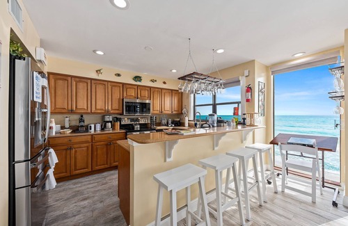 Stuart House | The Resort at Bathtub Beach: 19BR/11BA Ocean2River, Pool, Elevator, Dock, Beach!