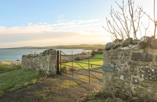 St Abbs Apartment | THE REST, pet friendly, country holiday cottage in St Abbs
