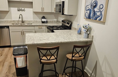 Madison Apartment | The Restful Refuge Unwind in Comfort and Peaceful Serenity