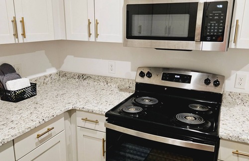 Madison Apartment | The Restful Refuge Unwind in Comfort and Peaceful Serenity