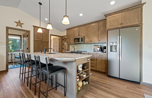 Sturgeon Bay House | The Resting Place by Simple Life Rentals