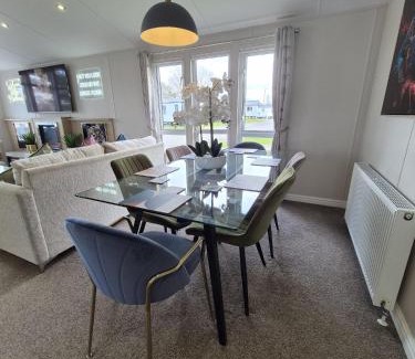 Walton on the Naze Resort | The Retreat 2 bedroom lodge with sauna!