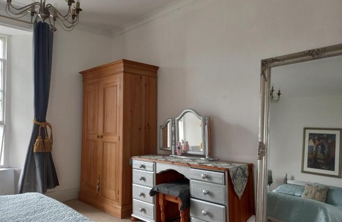 Tavistock House | The Retreat 2 large double rooms and 1 private bathroom