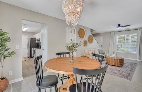 Pooler House | The Retreat at blue lake w/movie theater