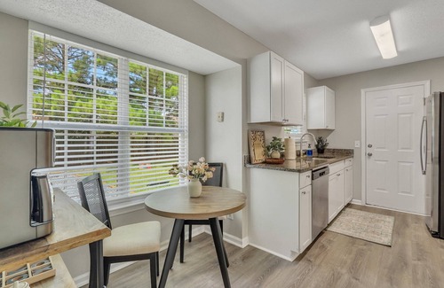 Pooler House | The Retreat at blue lake w/movie theater