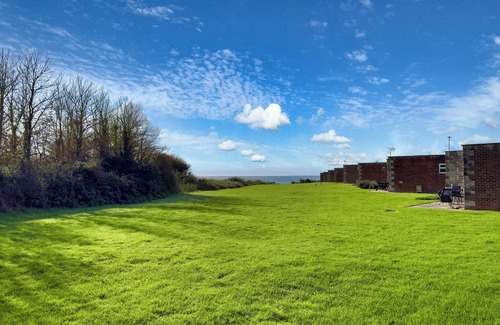 Freshwater House | THE RETREAT, family friendly, country holiday cottage in Freshwater