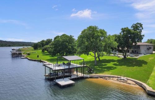 Marble Falls House | The Retreat on Lakeshore with Concierge Services