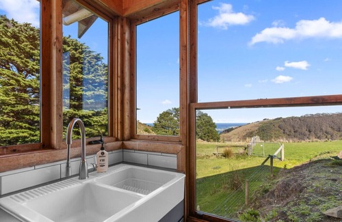 Apollo Bay House | The Reverie Barn - Sauna & Views