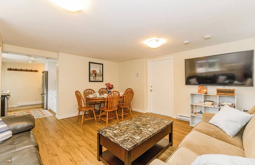 Gordon Head House | The Reviews Are In:nGREAT PLACE!nExtremely CleannLots of Food & Peace & Quiet