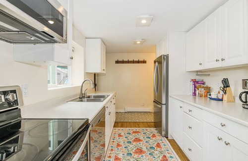 Gordon Head House | The Reviews Are In:nGREAT PLACE!nExtremely CleannLots of Food & Peace & Quiet