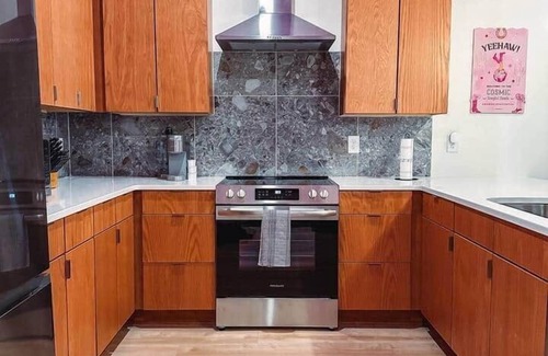 Cleveland Park Apartment | The Rhinestone Cowgirl | 2BR East Nash Retreat