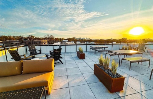 Cleveland Park Apartment | The Rhinestone Cowgirl | 2BR East Nash Retreat
