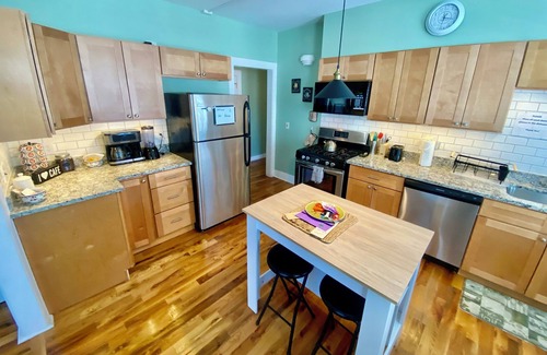 Providence Apartment | ⭐The Rhody Retreat⭐ Minutes from Downtown ⭐Modern, Spacious, Highly Rated!⭐