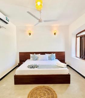 Kathaluwa Hotel | The Ridge Colonial Villa