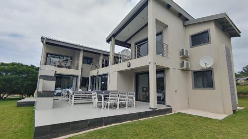 Zinkwazi Beach House | THE Ridge House