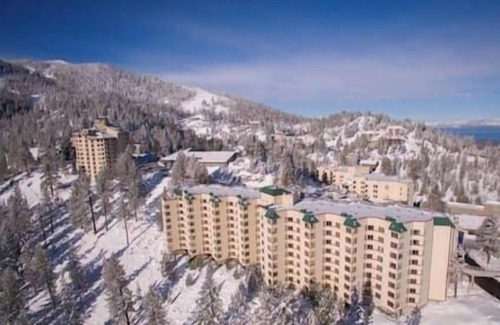 Tahoe Village Apartment | The Ridge Resort Lake Tahoe, Hot Tub, Fireplace