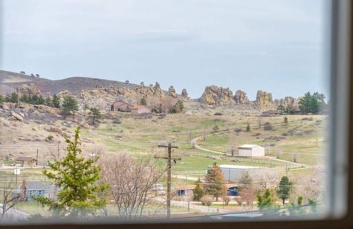Loveland House | The Ridgeside Retreat: A quiet mountain home. The perfect base camp for RMNP!