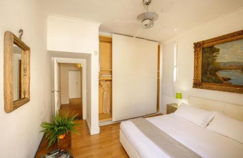 Rione III Colonna Apartment | The right place 4U Mario de Fiori Apartment