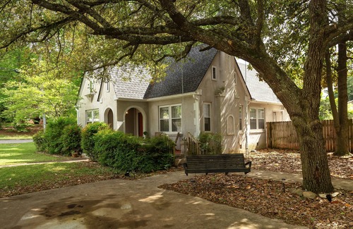 Opelika Cottage | The Rigloo on 5th - Historic District of Opelika
