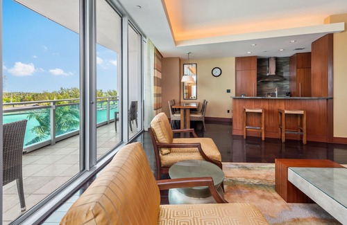Bal Harbour Condo | The Ritz-Carlton: Bayview Beachfront Condo with Pool & Direct Beach Access