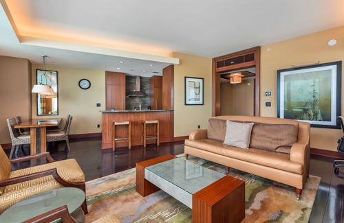 Bal Harbour Condo | The Ritz-Carlton: Bayview Beachfront Condo with Pool & Direct Beach Access