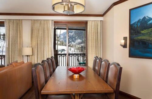 Aspen House | The Ritz-Carlton Club, 3 Bedroom Residence 8211, Ski-in & Ski-out Resort in Aspen Highlands