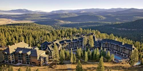 Truckee Hotel | The Ritz-Carlton, Lake Tahoe