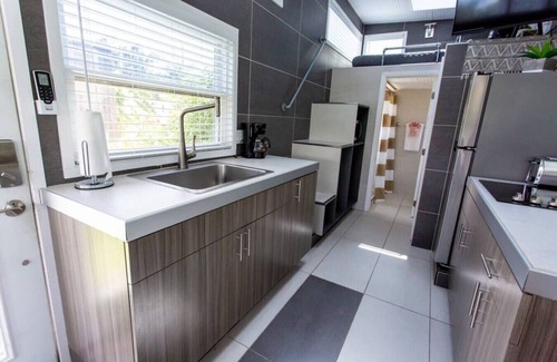 Northwest Orlando House | The Ritz- Lakefront Tiny House in Orlando