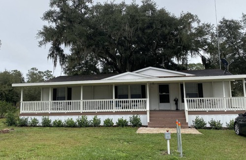 Pierson House | The River Farm - A comfortable stay on a private farm with animals & fishing.
