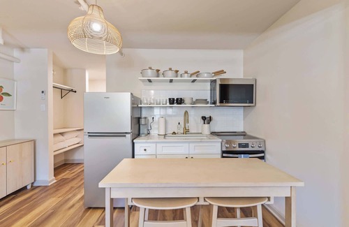 East Market District Apartment | The River Suite – Peaceful Zen Retreat in NULU